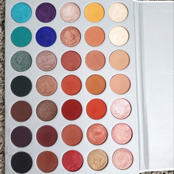 SOLD Morphe Jaclyn Hill Eyeshadow Palette - Picture 3 of 13